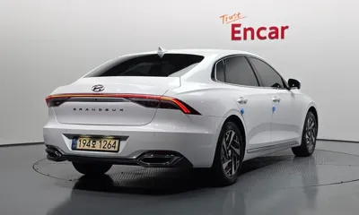Hyundai Grandeur 2022, 34405 км, за 19090.16 USD