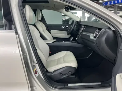 Volvo XC60 2018, 119000 км, за 12212.83 USD - фото 13