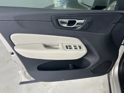 Volvo XC60 2018, 119000 км, за 12212.83 USD - фото 15