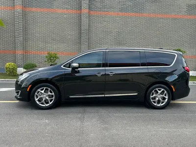 Chrysler Grand Voyager (Import) 2017, 110000 км, за 17530.03 USD