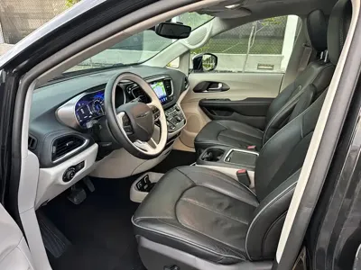 Chrysler Grand Voyager (Import) 2017, 110000 км, за 17431.11 USD - фото 10