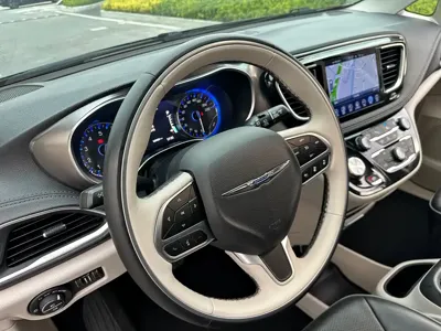 Chrysler Grand Voyager (Import) 2017, 110000 км, за 17431.11 USD - фото 14
