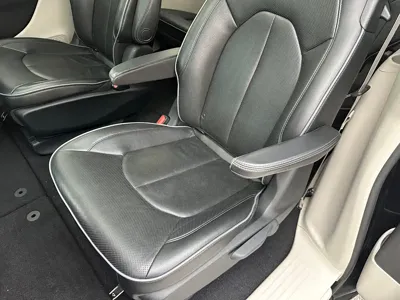 Chrysler Grand Voyager (Import) 2017, 110000 км, за 17431.11 USD - фото 16