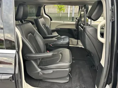 Chrysler Grand Voyager (Import) 2017, 110000 км, за 17431.11 USD - фото 17