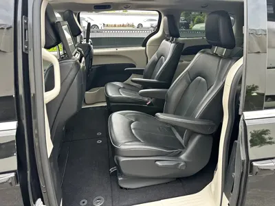 Chrysler Grand Voyager (Import) 2017, 110000 км, за 17431.11 USD - фото 20