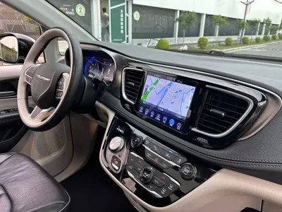 Chrysler Grand Voyager (Import) 2017, 110000 км, за 17431.11 USD - фото 28
