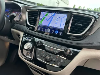 Chrysler Grand Voyager (Import) 2017, 110000 км, за 17431.11 USD - фото 29