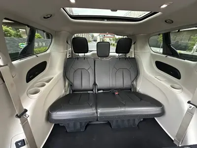 Chrysler Grand Voyager (Import) 2017, 110000 км, за 17431.11 USD - фото 36