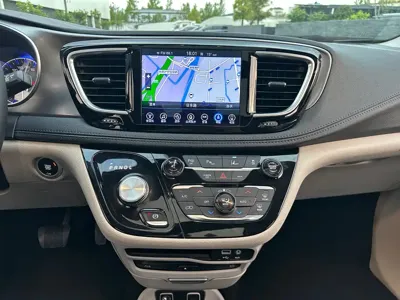 Chrysler Grand Voyager (Import) 2017, 110000 км, за 17431.11 USD - фото 38
