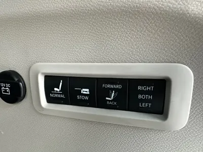 Chrysler Grand Voyager (Import) 2017, 110000 км, за 17431.11 USD - фото 54