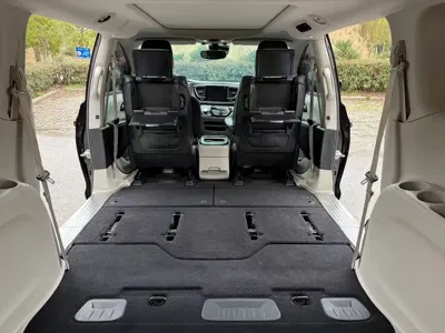 Chrysler Grand Voyager (Import) 2017, 110000 км, за 17431.11 USD - фото 57
