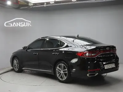 Hyundai Grandeur 2017, 123062 км, за 7882.74 USD