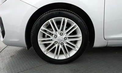 Kia Carens 2017, 27647 км, за 9518.78 USD