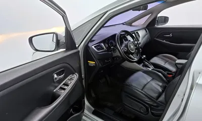 Kia Carens 2017, 27647 км, за 9518.78 USD - фото 10