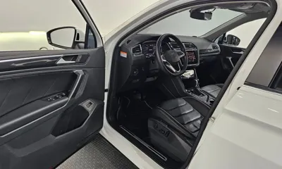 Volkswagen Tiguan 2021, 26373 км, за 22102.31 USD - фото 10