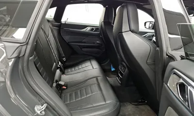 BMW i4 2023, 90744 км, за 32985.22 USD - фото 12