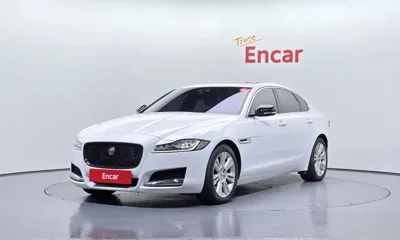 Jaguar XF · 2017 год