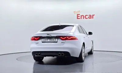 Jaguar XF 2017, 106848 км, за 7086.09 USD