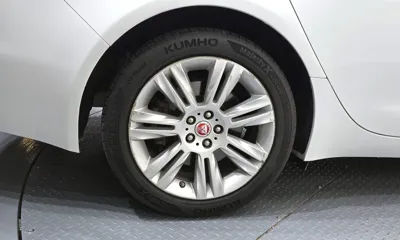 Jaguar XF 2017, 106848 км, за 7086.09 USD