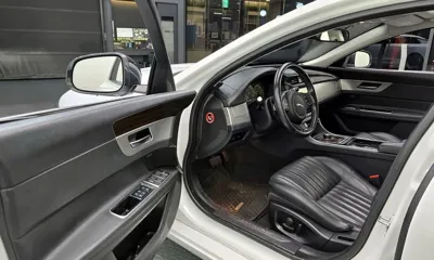 Jaguar XF 2017, 106848 км, за 7086.09 USD - фото 11