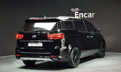 Kia Canival 2019, 121672 км, за 9010.79 USD