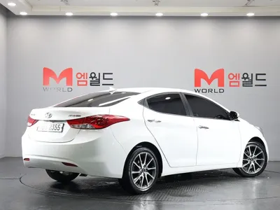 Hyundai Avante 2012, 76473 км, за 3581.43 USD