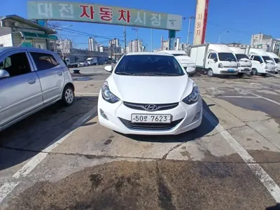 Hyundai Avante 2012, 119273 км, за 3055.32 USD