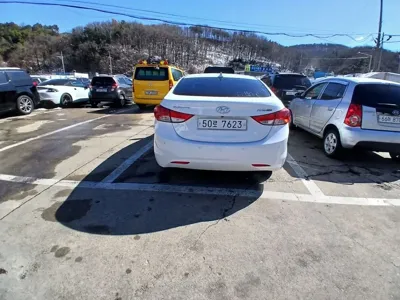 Hyundai Avante 2012, 119273 км, за 3055.32 USD