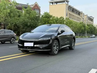 智界 Zhijie R7 · 2024 год