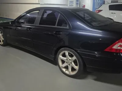 Mercedes-Benz C-Class 2007, 186000 км, за 2927.4 USD