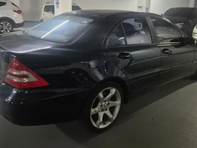 Mercedes-Benz C-Class 2007, 186000 км, за 2927.4 USD
