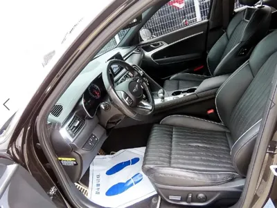 Genesis G70 2019, 106000 км, за 10749.19 USD