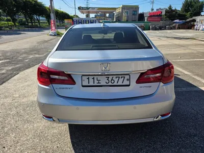 Honda Legend 2016, 213051 км, за 5785.61 USD