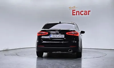 Kia K3 2015, 87588 км, за 3900.5 USD