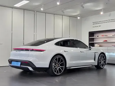 Porsche Taycan 2024, 9615 км, за 91899.7 USD