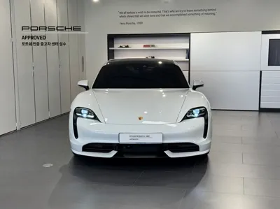 Porsche Taycan 2024, 9615 км, за 91899.7 USD