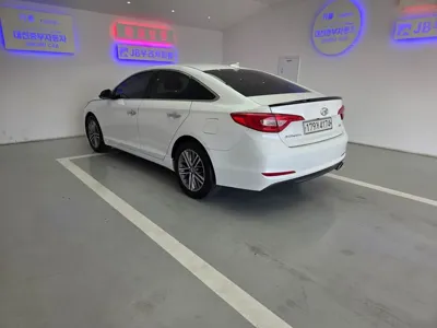 Hyundai Sonata 2016, 203049 км, за 3741.63 USD