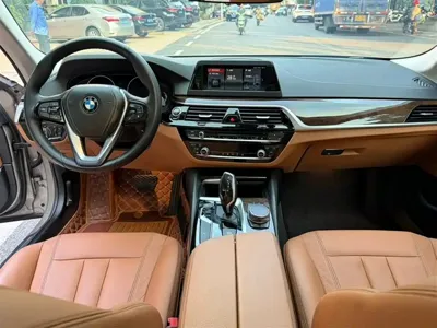 BMW 5 Series 2017, 90000 км, за 15567.68 USD