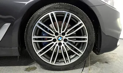 BMW 5-Series 2019, 106440 км, за 16848.36 USD