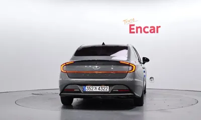 Hyundai Sonata 2022, 101846 км, за 10634.11 USD