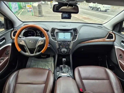 Hyundai Santafe 2017, 141091 км, за 9386.9 USD