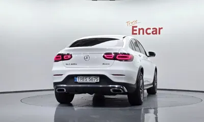 Mercedes-Benz GLC-Class 2022, 3976 км, за 32461.65 USD