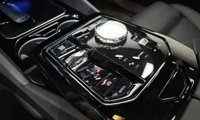 BMW 5-Series 2024, 15557 км, за 46934.49 USD - фото 9