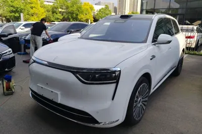Hima AITO M8 · 2025 год