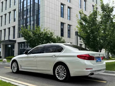 BMW 5 Series 2018, 132000 км, за 16178.21 USD