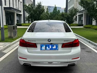 BMW 5 Series 2018, 132000 км, за 16178.21 USD