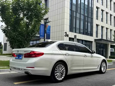 BMW 5 Series 2018, 132000 км, за 16178.21 USD