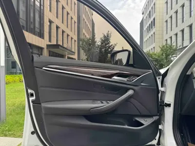 BMW 5 Series 2018, 132000 км, за 16032.74 USD - фото 14