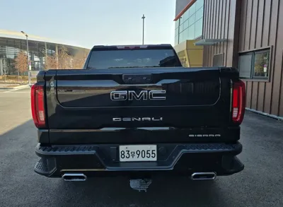 GMC Sierra 2023, 49358 км, за 43277.17 USD