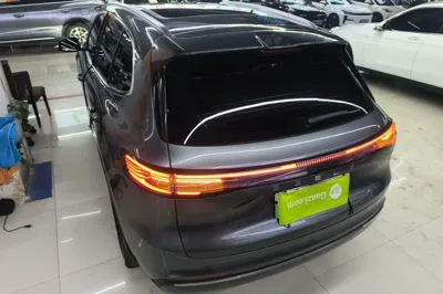 Geely Galaxy Galaxy Xingjian 7 EM-i 2025, 29400 км, за 14935 USD